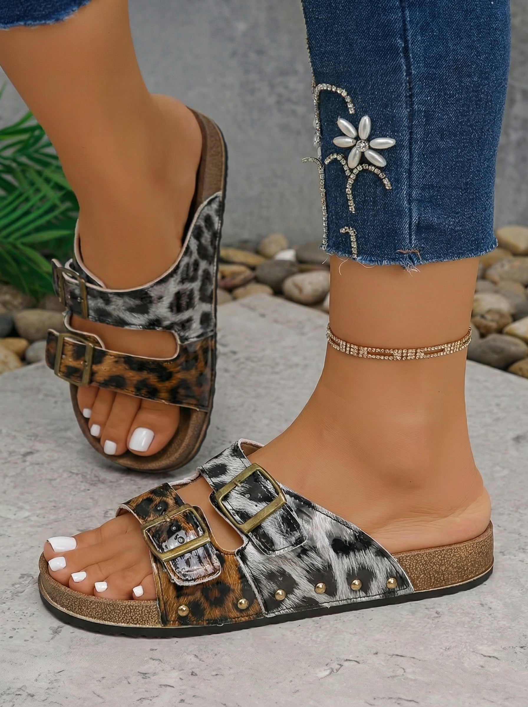 Color black Leopard Two-tone Retro Buckle Straps Hollowed Faux Suede Slippers