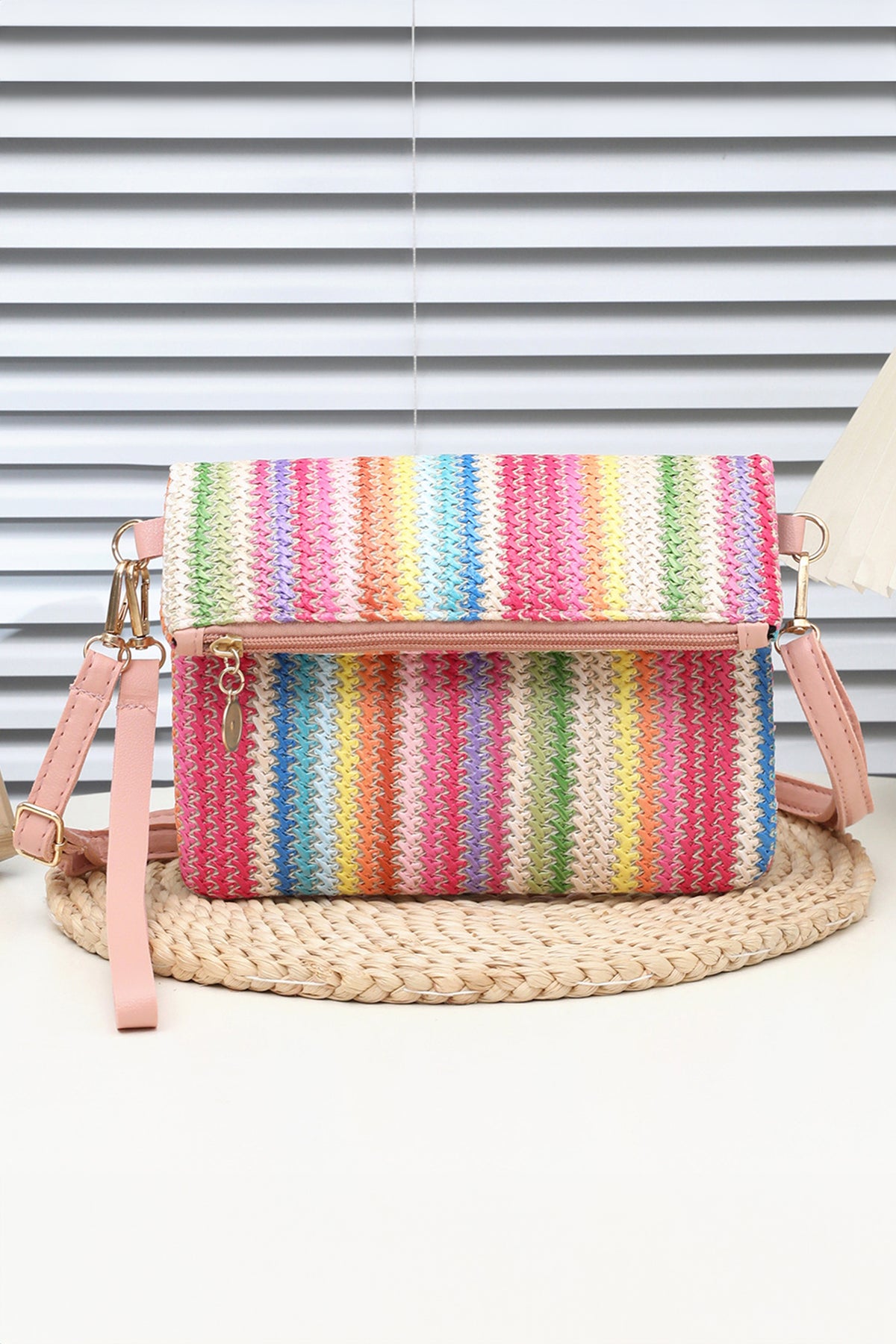 White Daisy Flower Straw Woven Zip Folded Magnetic Button Shoulder Bag