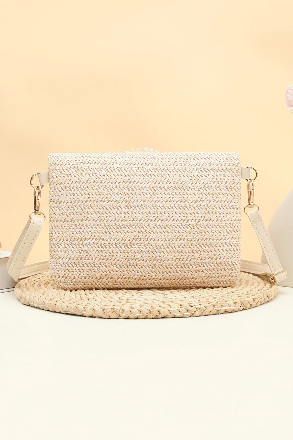 White Daisy Flower Straw Woven Zip Folded Magnetic Button Shoulder Bag