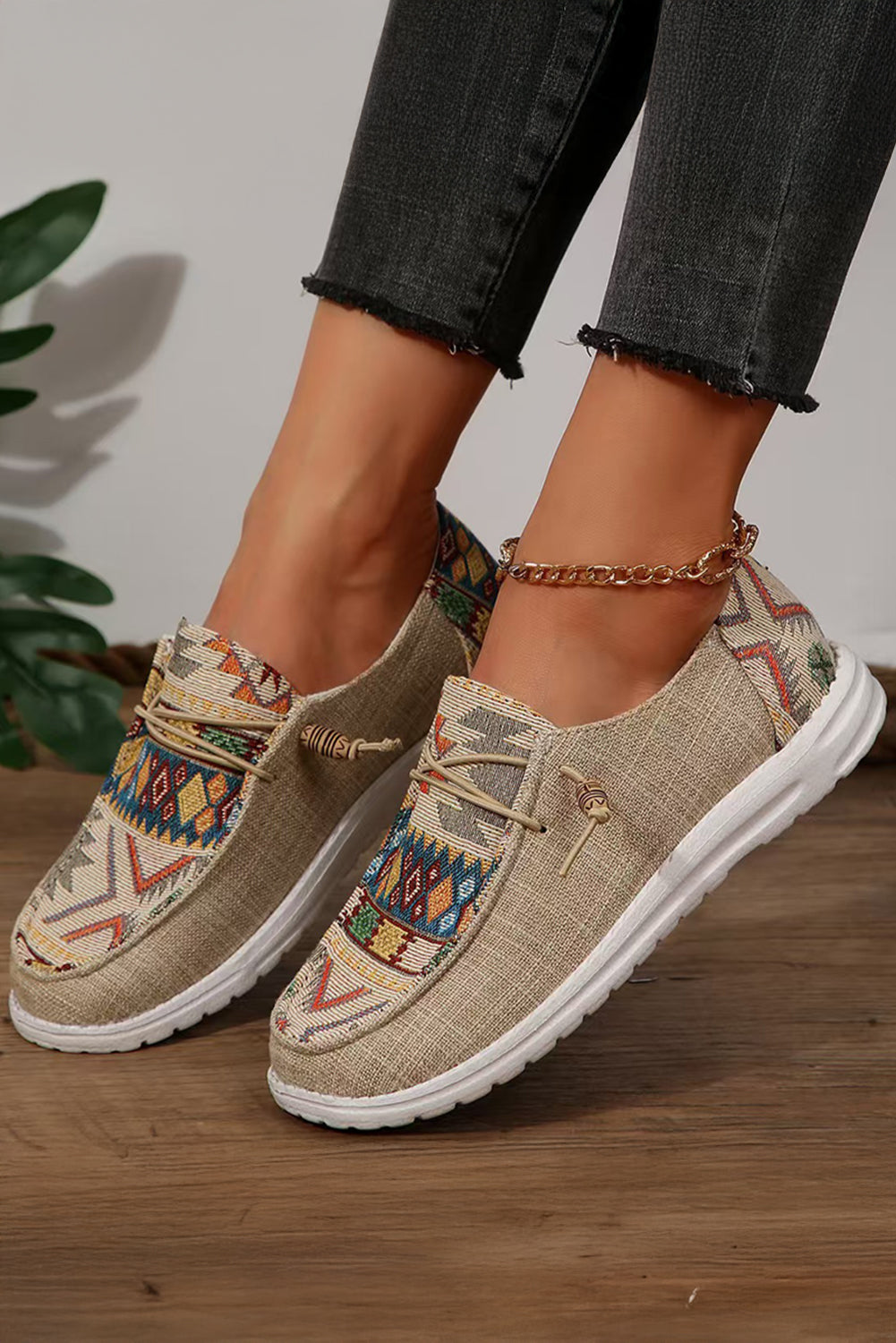 Beige Geometric Lace-up Decor Slip On Shoes