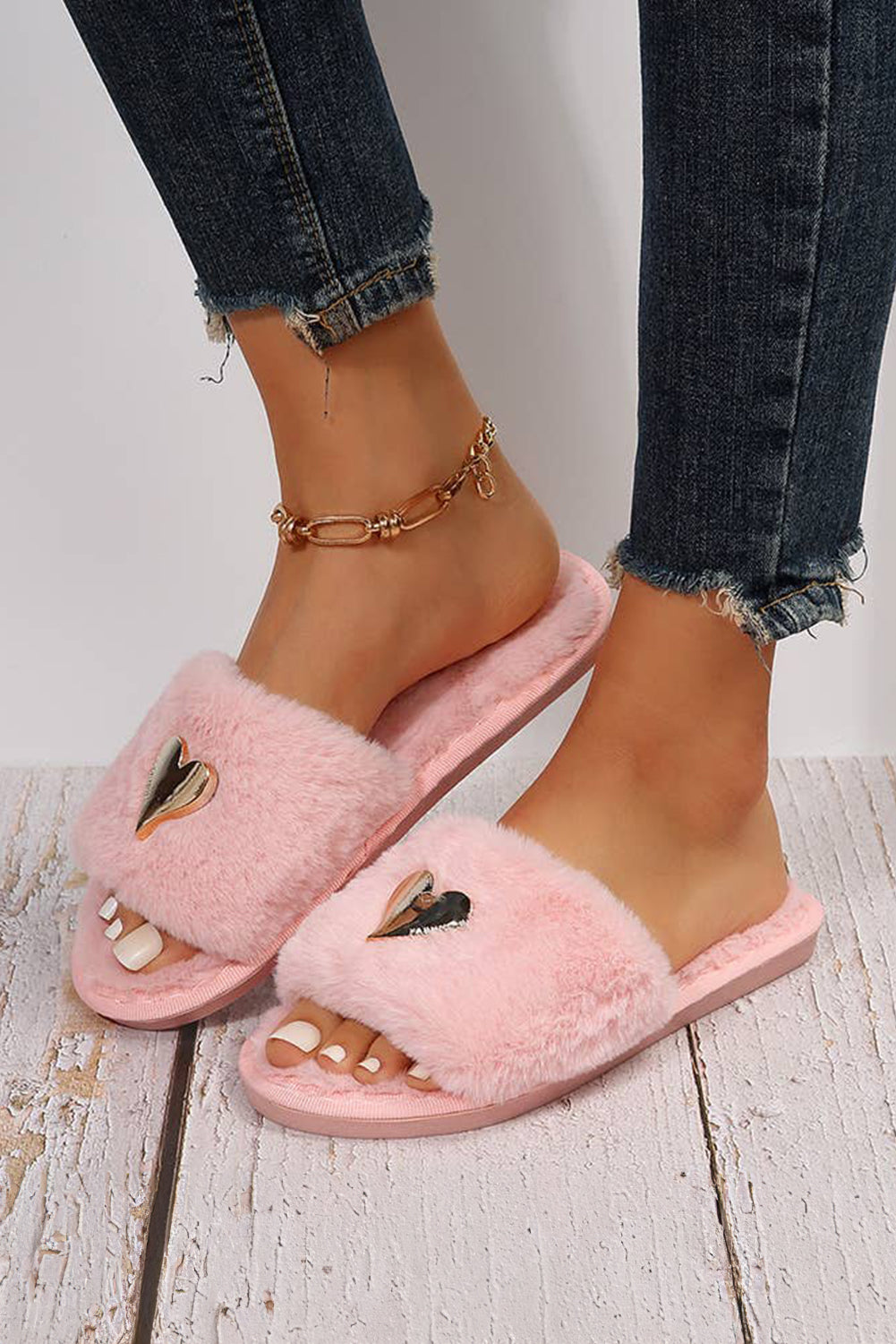 Parchment Heart Shape Buckle Decor Open Toe Plush Slippers